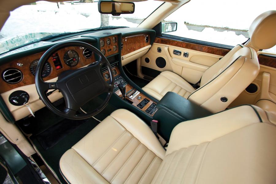 Интерьер Bentley Azure 1996 года  (фото 3 из 4)